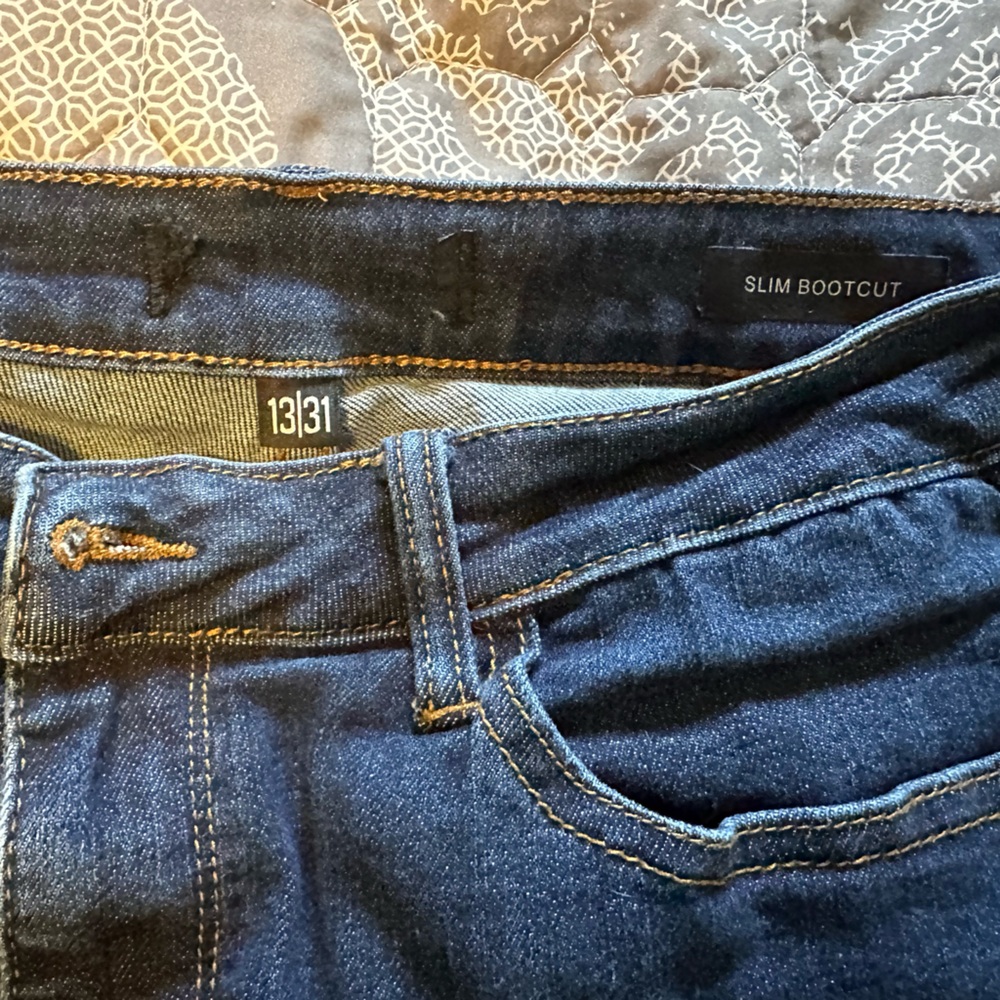 Judy Blue Slim Bootcut jeans. 13/31.
